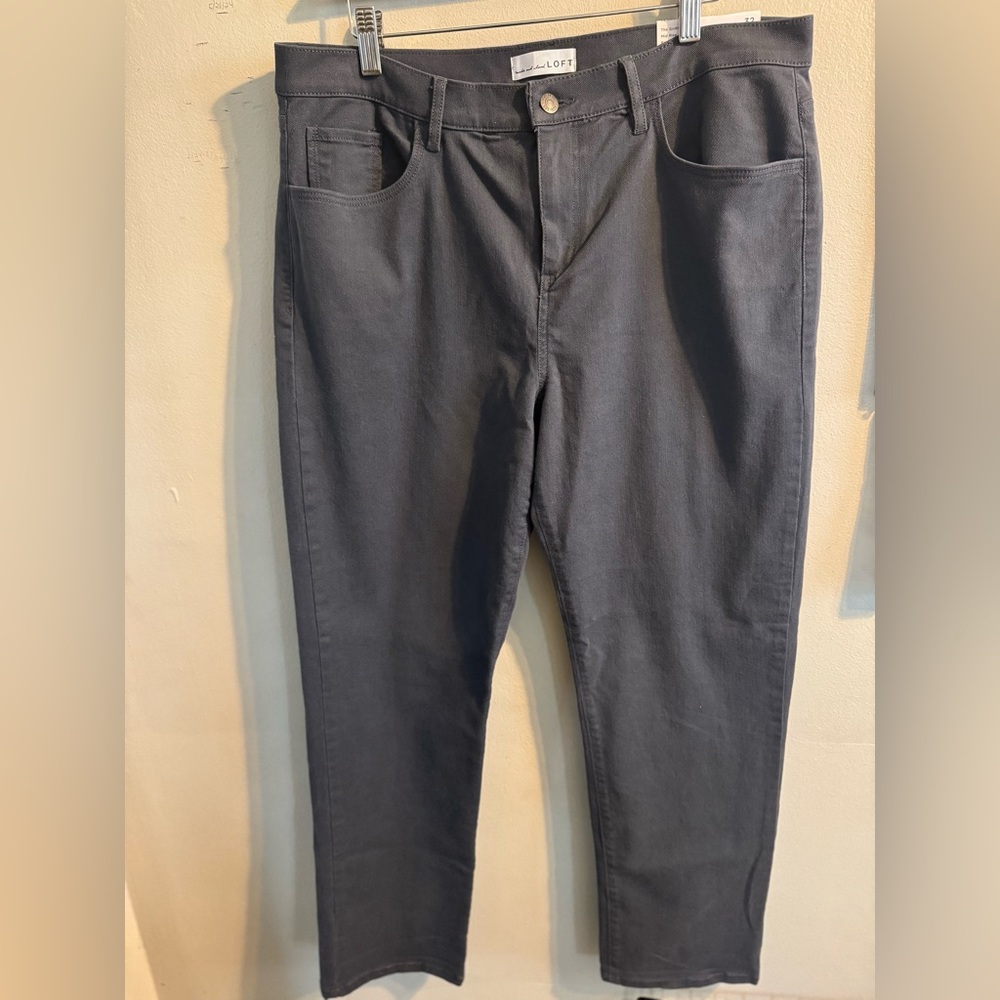 Loft the girlfriend mid rise Jeans new with tags size 32